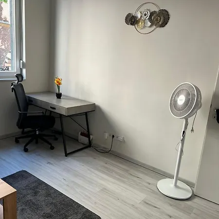 Modern Flat For 3 Guests Near And Transport Apartment Cologne