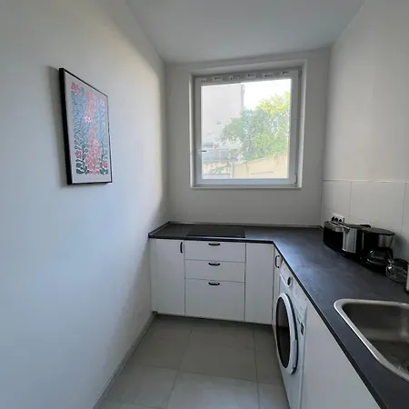 Modern Flat For 3 Guests Near And Transport * Cologne